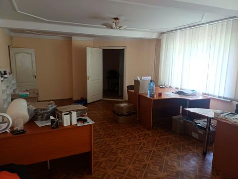 комерційна за адресою Серпова вул., 1
