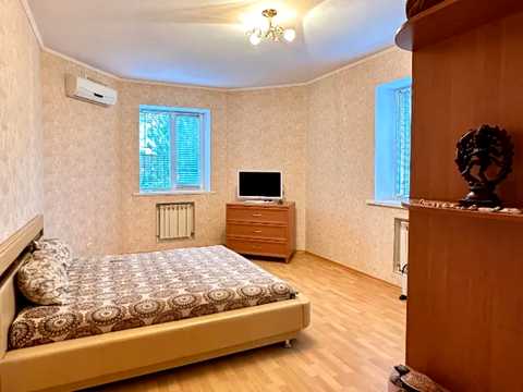 дом по адресу Центральна