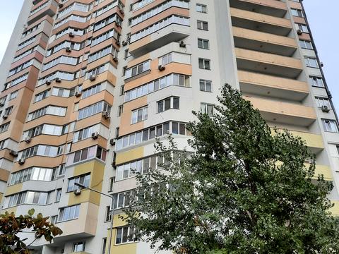 квартира по адресу Драгоманова ул., 6/1