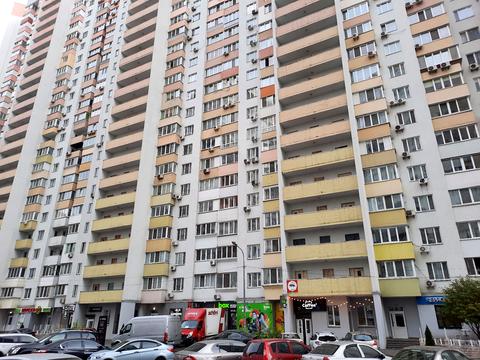 квартира по адресу Драгоманова ул., 6/1