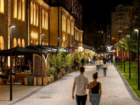 комерційна за адресою Київ, Князів Острозьких вул. (Московська), 8