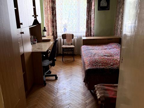 квартира за адресою Євгена Коновальця вул. (), 4