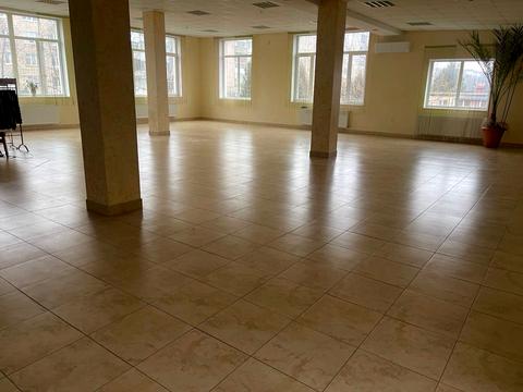 комерційна за адресою Відродження просп., 27а
