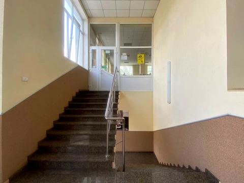комерційна за адресою Відродження просп., 27а