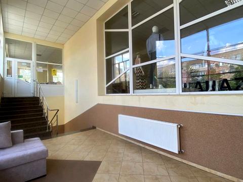 комерційна за адресою Відродження просп., 27а