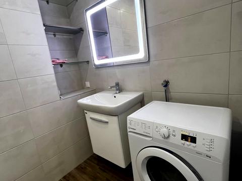 квартира за адресою смт. Слобожанське, Співдружності вул., 1