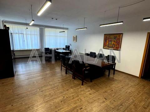комерційна за адресою Лук'янівська вул., 1