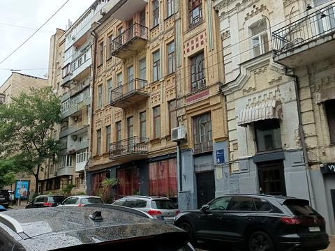 коммерческая по адресу Малая Житомирская ул., 8