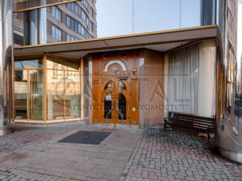 комерційна за адресою Жилянська вул., 59