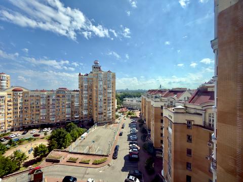 паркомісце за адресою Володимира Івасюка просп. (Героїв Сталінграду), 6