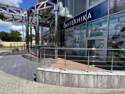 комерційна за адресою Покровська вул., 70б