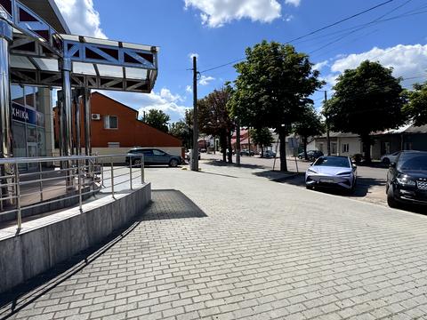 комерційна за адресою Покровська вул., 70б