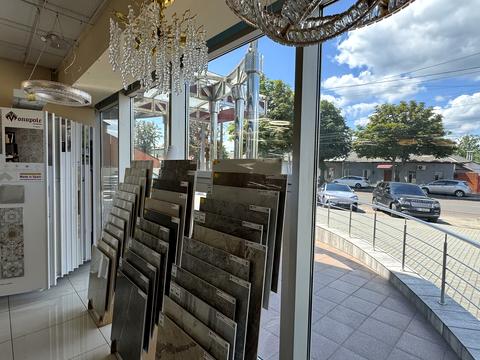комерційна за адресою Покровська вул., 70б