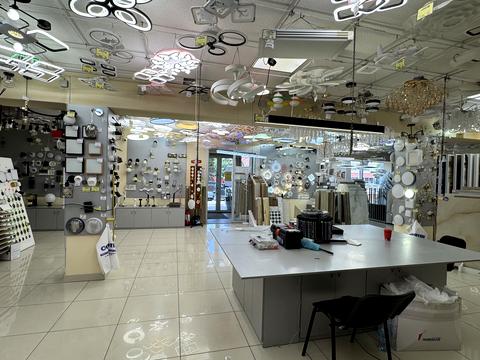 комерційна за адресою Покровська вул., 70б