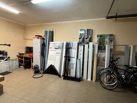 комерційна за адресою Покровська вул., 70б