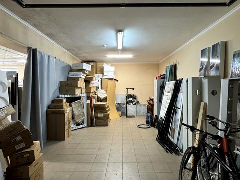 комерційна за адресою Покровська вул., 70б