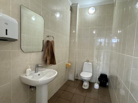комерційна за адресою Покровська вул., 70б