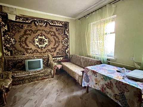 будинок за адресою Центрова