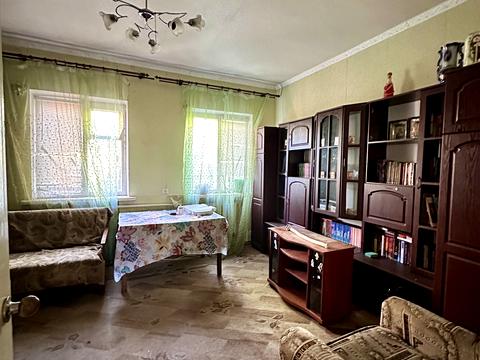 будинок за адресою Центрова