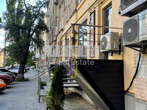 комерційна за адресою Межигірська вул., 57/17