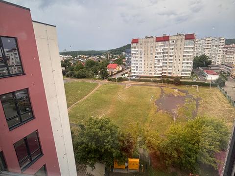 1871033433670879
