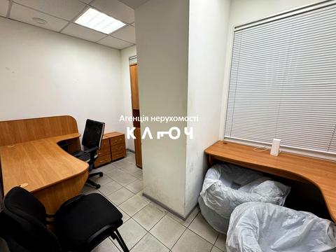 коммерческая по адресу Героев Украины ул. (Героїв Сталінграду), 12б