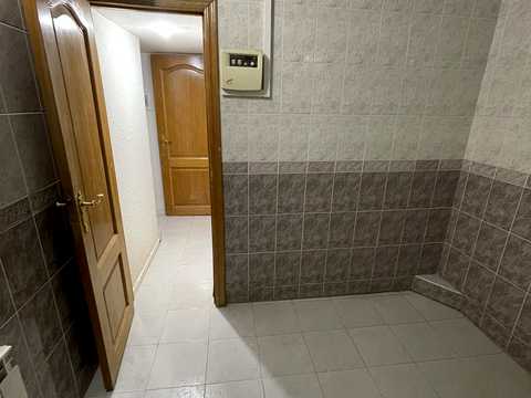 комерційна за адресою Валерія Лобановського просп. (Червонозоряний), 14