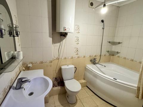 квартира за адресою Захисників України вул. (1-го Травня), 19