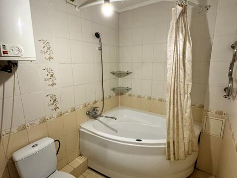 квартира за адресою Захисників України вул. (1-го Травня), 19