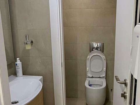 комерційна за адресою Шовковична вул., 42