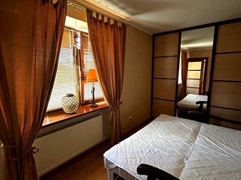 квартира за адресою Докова вул., 16
