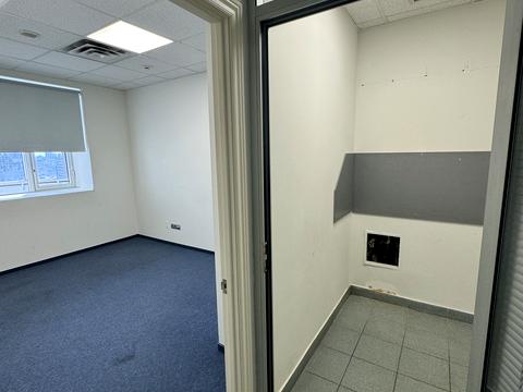 комерційна за адресою Шовковична вул., 42