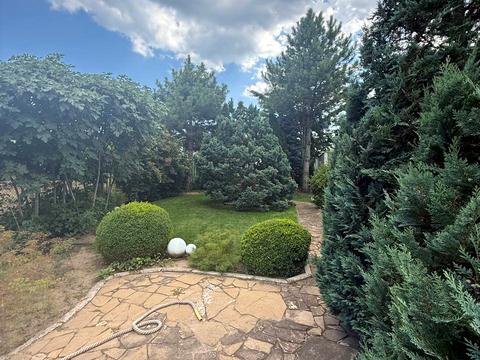 будинок за адресою с. Олександрівка, захисників України, 23