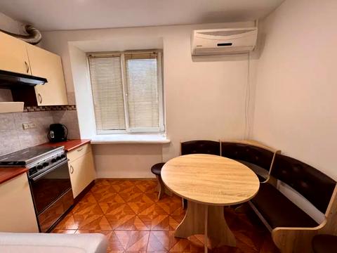 квартира за адресою Писаржевського вул., 8-А