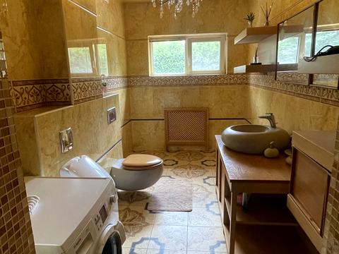 дом по адресу Лугова ул., 121