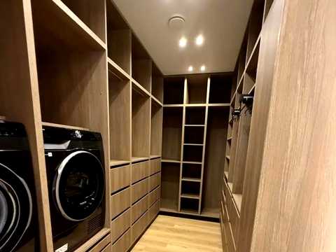 будинок за адресою Степана Бандери вул.