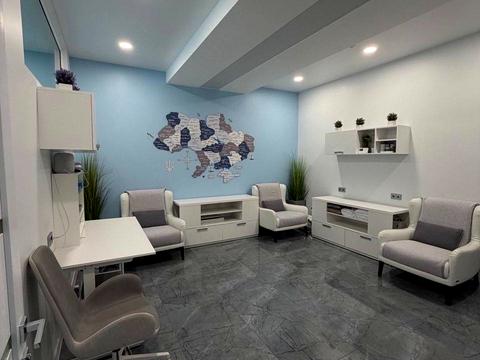 комерційна за адресою Гетьманська вул., 5