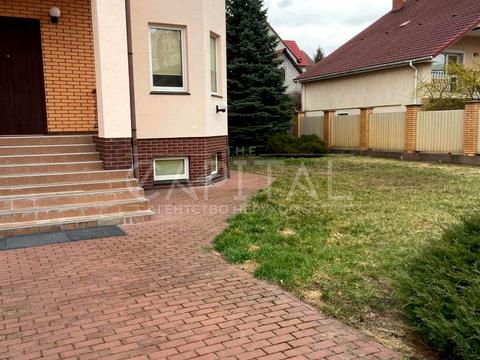 будинок за адресою Київ, каштанова
