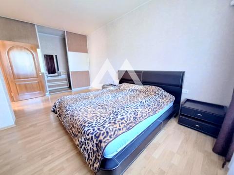 дом по адресу Декабристов просп. (Декабристів), 74