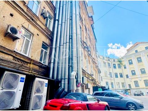 комерційна за адресою Мала Житомирська вул., 12