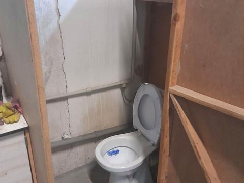 комерційна за адресою Київська вул., 4