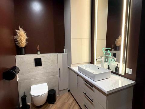 комерційна за адресою Шевченка вул., 57