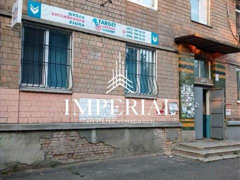 комерційна за адресою Івана Світличного вул. (Петровського), 10
