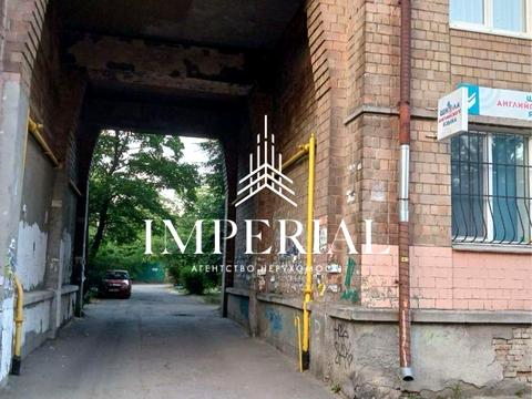 комерційна за адресою Івана Світличного вул. (Петровського), 10