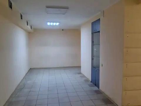 комерційна за адресою Дмитра Яворницького просп. (Карла Маркса), 100