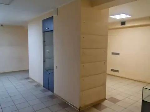 комерційна за адресою Дмитра Яворницького просп. (Карла Маркса), 100