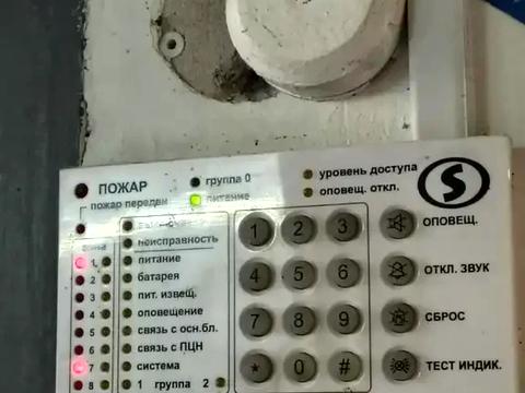 комерційна за адресою Дмитра Яворницького просп. (Карла Маркса), 100