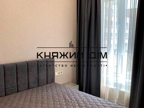 квартира за адресою Героїв Крут вул., 4