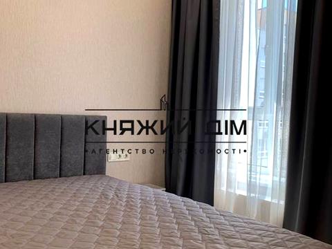 квартира за адресою Героїв Крут вул., 4