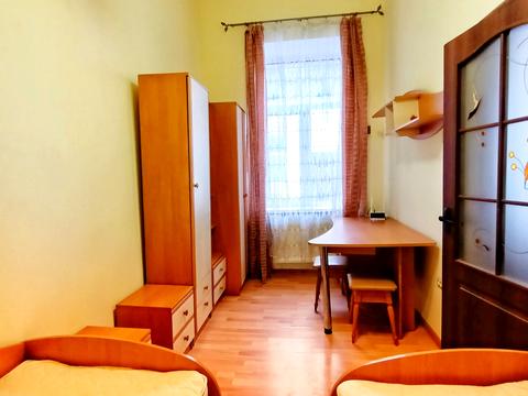 квартира за адресою Євгена Гребінки вул., 5